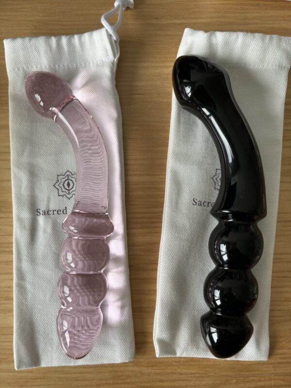 Mustast obsidiaanist tekstuurne dildo - Image 4